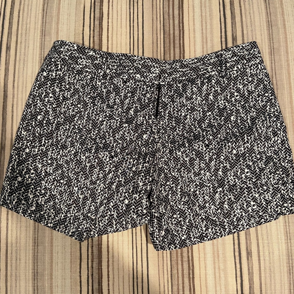 Express Flat Front Chino Shorts, Size 8.
